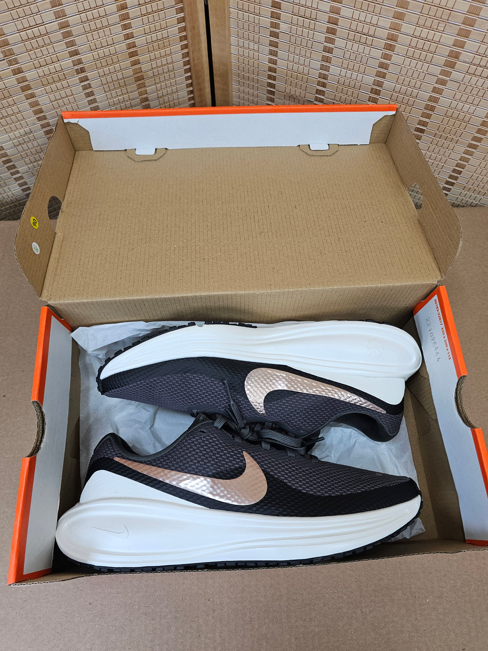 Nike Revolution 8 Women’s HJ8485-200 Size 10 Medium Ash Metallic Bronze NIB